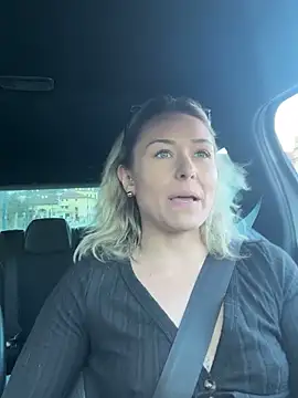 Snapshot of petrouchkaaa_ chatting on February 17, 2026, 3:08 pm petrouchkaaa online show from February 17, 2026, 3:08 pm