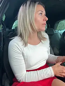 petrouchkaaa  online show from March 11, 2026, 12:11 pm