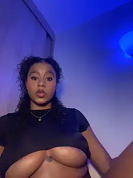 charlotteeruss online show from June 4, 2026, 11:49 am
