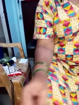 yours-kavaya online show from November 4, 2025, 8:02 am