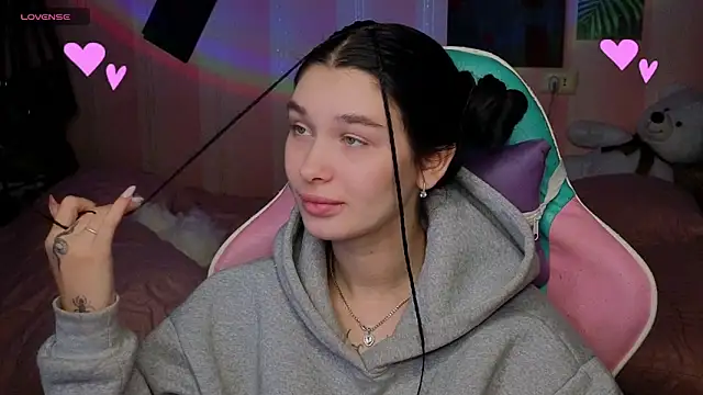 Snapshot of Amanda_Tender chatting on November 3, 2025, 11:48 pm Amanda Tender online show from November 3, 2025, 11:48 pm