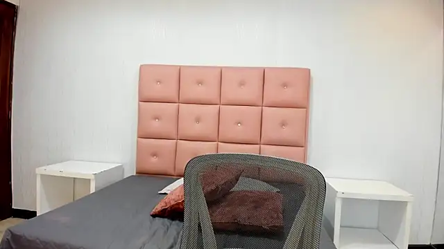 lhiamfit online show from December 3, 2024, 7:11 pm