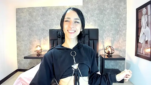 lhiamfit online show from January 7, 2025, 6:27 am