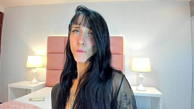 lhiamfit online show from March 1, 2025, 11:06 am