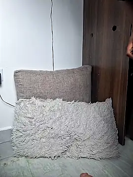 hornycreamybabe online show from October 18, 2025, 5:32 am