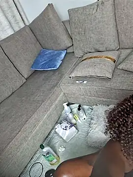 hornycreamybabe online show from December 2, 2025, 3:18 pm