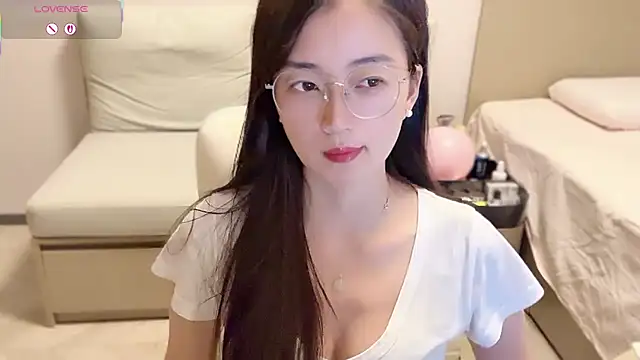 A-xena online show from September 24, 2025, 2:31 pm