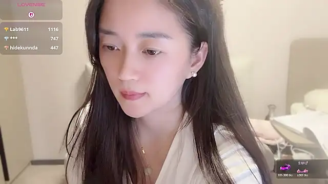 A-xena online show from October 26, 2025, 3:18 pm