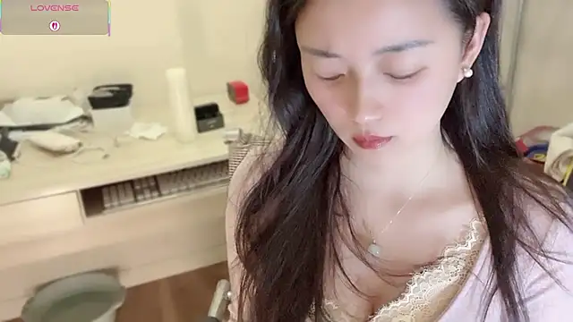 A-xena online show from November 27, 2025, 2:52 pm