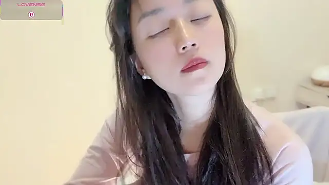 A-xena online show from December 23, 2025, 2:42 am