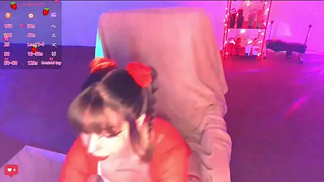 PetiteAngel666 online show from December 18, 2025, 9:26 am