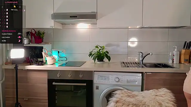 MissLovex online show from October 7, 2025, 2:42 am