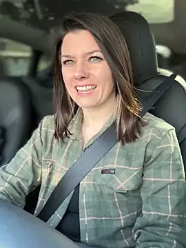 Snapshot of LadyLena1 chatting on December 8, 2024, 9:19 pm LadyLena1 online show from December 8, 2024, 9:19 pm