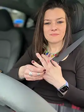 Snapshot of LadyLena1 chatting on December 19, 2024, 11:25 pm LadyLena1 online show from December 19, 2024, 11:25 pm