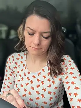 Snapshot of LadyLena1 chatting on December 20, 2024, 4:25 pm LadyLena1 online show from December 20, 2024, 4:25 pm