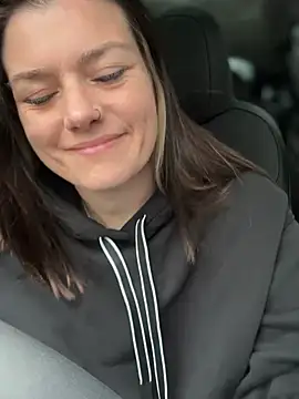 Snapshot of LadyLena1 chatting on December 22, 2024, 9:20 pm LadyLena1 online show from December 22, 2024, 9:20 pm