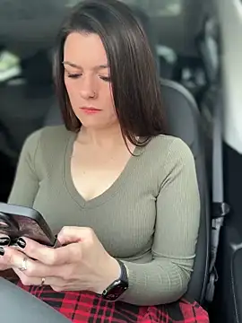 Snapshot of LadyLena1 chatting on December 24, 2024, 6:39 pm LadyLena1 online show from December 24, 2024, 6:39 pm