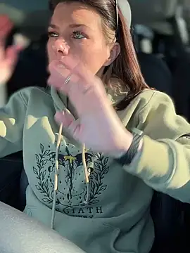 Snapshot of LadyLena1 chatting on December 29, 2024, 7:22 pm LadyLena1 online show from December 29, 2024, 7:22 pm