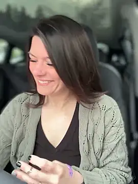 Snapshot of LadyLena1 chatting on January 1, 2025, 5:55 pm LadyLena1 online show from January 1, 2025, 5:55 pm