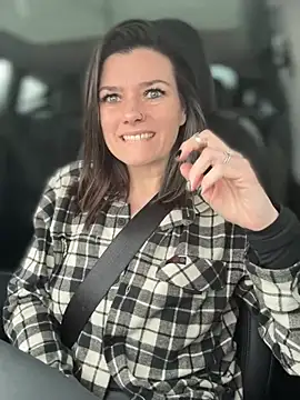 Snapshot of LadyLena1 chatting on January 3, 2025, 9:05 pm LadyLena1 online show from January 3, 2025, 9:05 pm