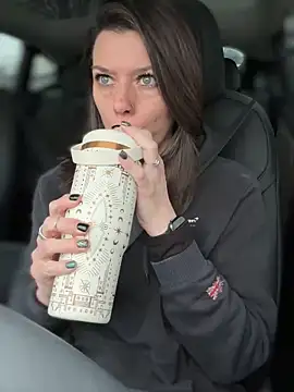 Snapshot of LadyLena1 chatting on January 4, 2025, 4:32 pm LadyLena1 online show from January 4, 2025, 4:32 pm