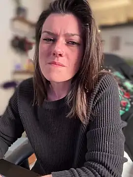 Snapshot of LadyLena1 chatting on January 6, 2025, 3:09 am LadyLena1 online show from January 6, 2025, 3:09 am