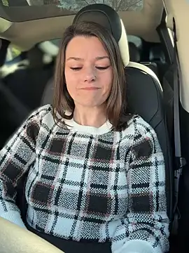 Snapshot of LadyLena1 chatting on January 22, 2025, 9:32 pm LadyLena1 online show from January 22, 2025, 9:32 pm