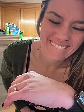 Snapshot of LadyLena1 chatting on February 16, 2025, 3:15 am LadyLena1 online show from February 16, 2025, 3:15 am