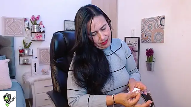 amalia brunette online show from January 4, 2025, 11:27 pm