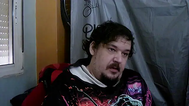 Snapshot of porkorossy chatting on February 19, 2026, 8:32 am porkorossy online show from February 19, 2026, 8:32 am