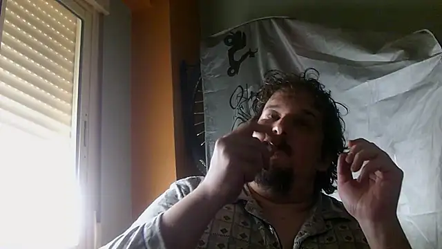 Snapshot of porkorossy chatting on February 22, 2026, 2:04 pm porkorossy online show from February 22, 2026, 2:04 pm