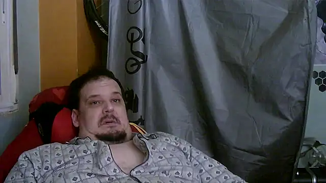 porkorossy online show from April 14, 2026, 9:54 pm