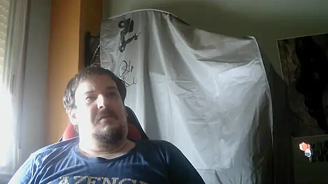Snapshot of porkorossy chatting on July 16, 2026, 7:25 am porkorossy online show from July 16, 2026, 7:25 am
