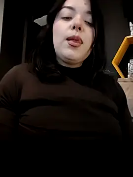 Chubbygrl20 online show from November 7, 2025, 12:43 am