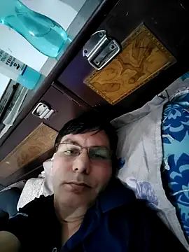 Snapshot of ZIMMY25 chatting on October 15, 2025, 6:30 pm ZIMMY25 online show from October 15, 2025, 6:30 pm