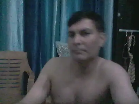 Snapshot of ZIMMY25 chatting on November 3, 2025, 5:58 pm ZIMMY25 online show from November 3, 2025, 5:58 pm