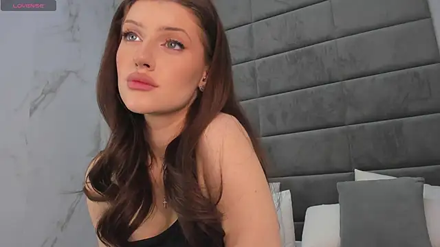 Skinny Alice online show from October 6, 2025, 1:25 am