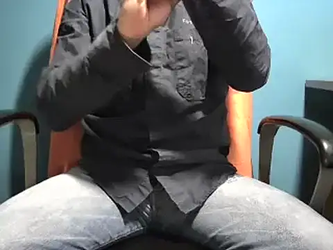 Snapshot of Pol8822 chatting on February 18, 2026, 4:03 pm Pol8822 online show from February 18, 2026, 4:03 pm