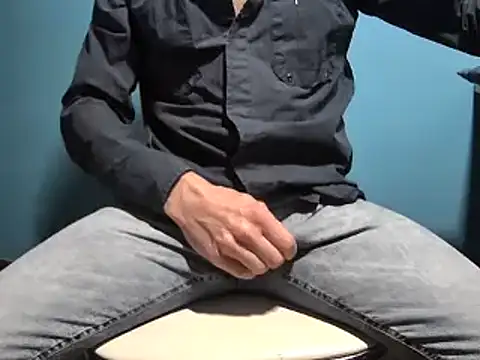 Snapshot of Pol8822 chatting on March 25, 2026, 2:45 pm Pol8822 online show from March 25, 2026, 2:45 pm