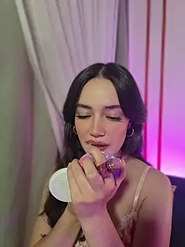 Kate Amaretto  online show from April 28, 2026, 1:15 am