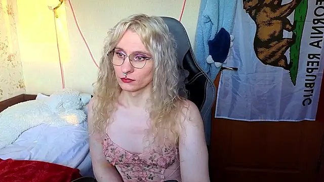 Lori Myaf online show from March 24, 2026, 3:17 pm