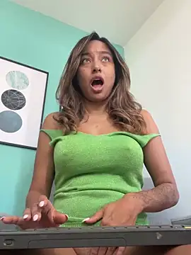 DianaHopson online show from January 18, 2025, 2:02 pm
