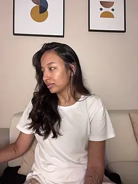 DianaHopson online show from April 10, 2026, 1:22 am