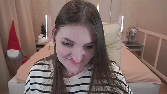 Snapshot of EmmyCharmm chatting on December 22, 2024, 1:00 pm EmmyCharmm online show from December 22, 2024, 1:00 pm