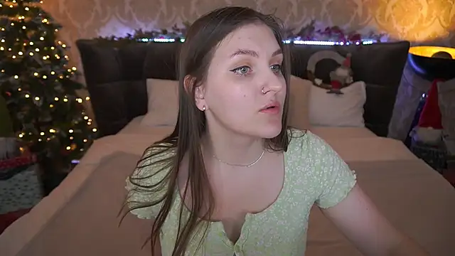 Snapshot of EmmyCharmm chatting on December 25, 2024, 9:56 am EmmyCharmm online show from December 25, 2024, 9:56 am