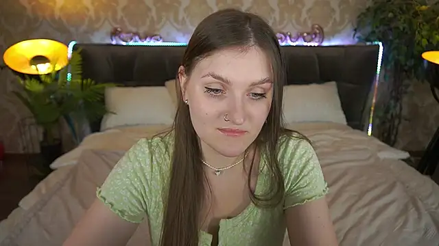 Snapshot of EmmyCharmm chatting on February 23, 2025, 9:55 am EmmyCharmm online show from February 23, 2025, 9:55 am