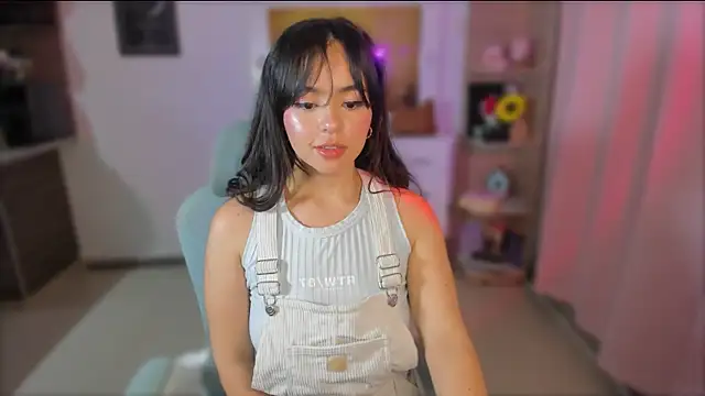 Snapshot of Olivia_xd_ chatting on January 8, 2025, 6:52 am Olivia xd online show from January 8, 2025, 6:52 am