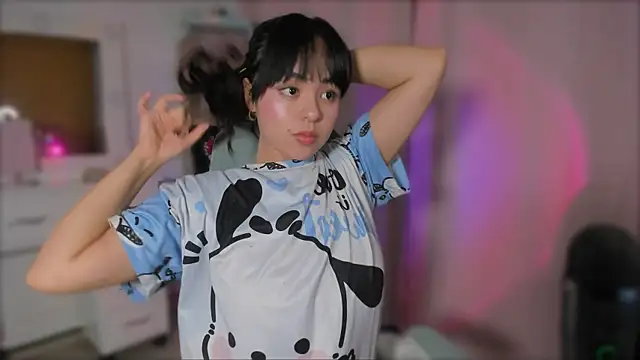 Snapshot of Olivia_xd_ chatting on March 6, 2025, 5:57 am Olivia xd online show from March 6, 2025, 5:57 am