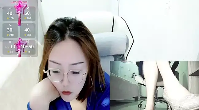 Snapshot of -orange_ chatting on January 10, 2025, 4:54 am -orange online show from January 10, 2025, 4:54 am