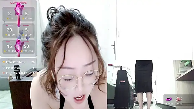 Snapshot of -orange_ chatting on March 18, 2025, 5:52 am -orange online show from March 18, 2025, 5:52 am